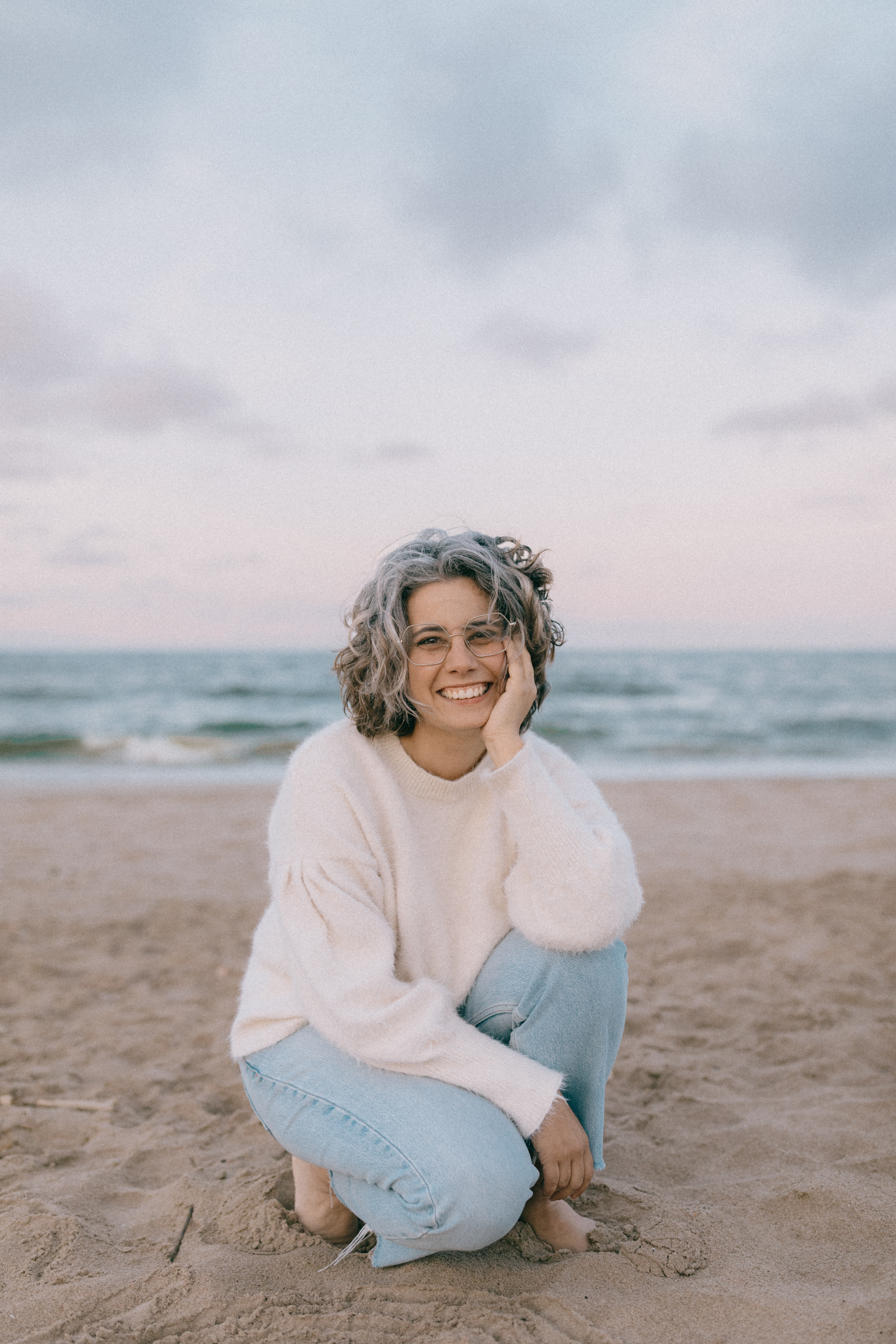 Sara Cortés Amador en la playa